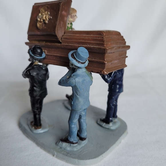 Lemax Spooky Town 2010-2018 Retired Early To Bed 03812 approx. 3x4x5 tall - Picture 3 of 5